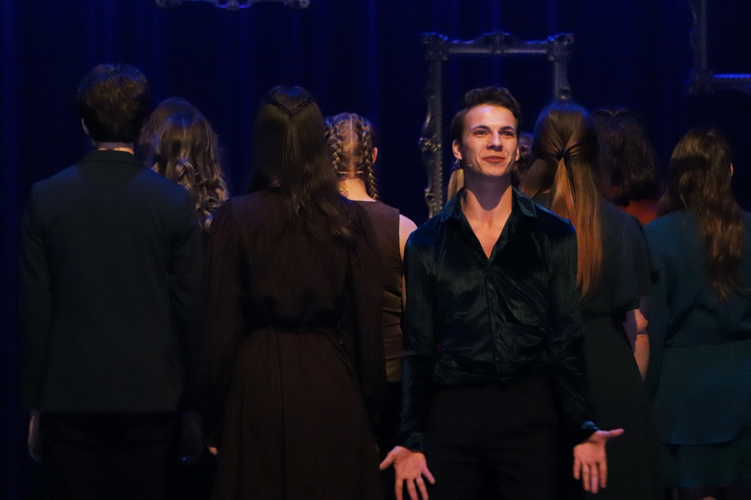 De succesvolle reeks 'Opvliegers' keert terug naar het theater. i ♥ theater .nl