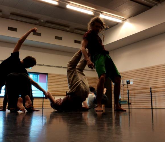 Contact Improvisatie