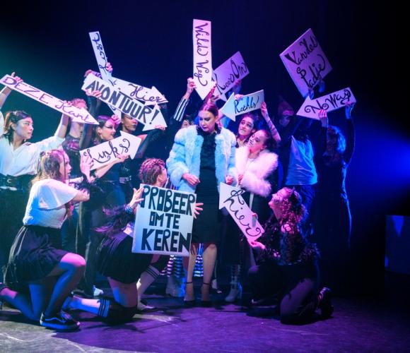 MusicAllFactory Volwassenen presenteert eindvoorstelling: 'Dreiging & Droogte'