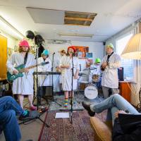 Huiskamerfestival Gluren bij de Buren voor het eerst in Tilburg