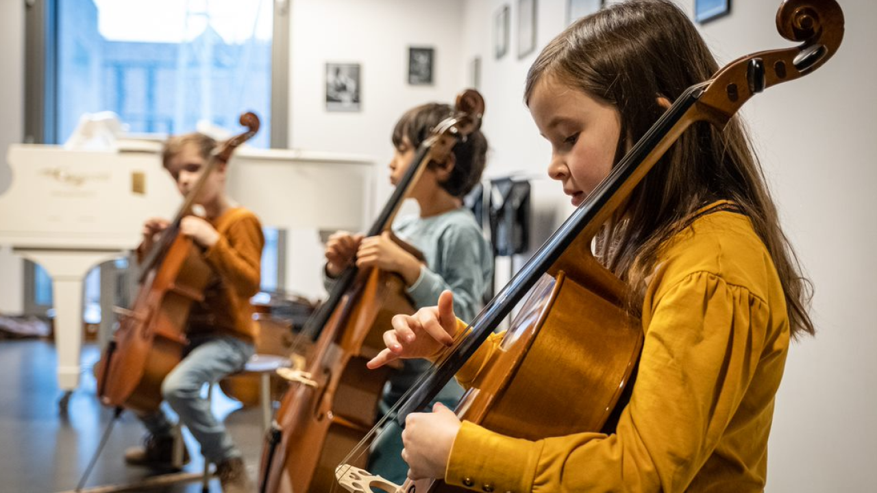 Onderzoek: buitenschoolse activiteiten helpen kinderen presteren